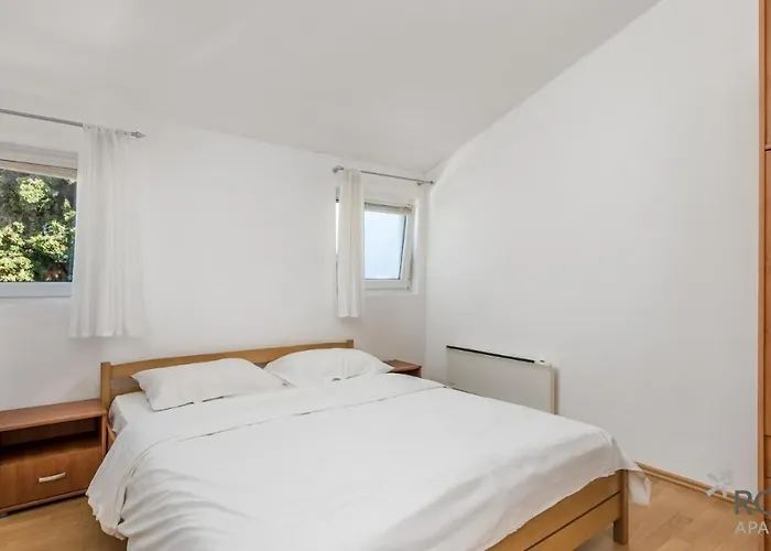 Rona Ivana アパート *